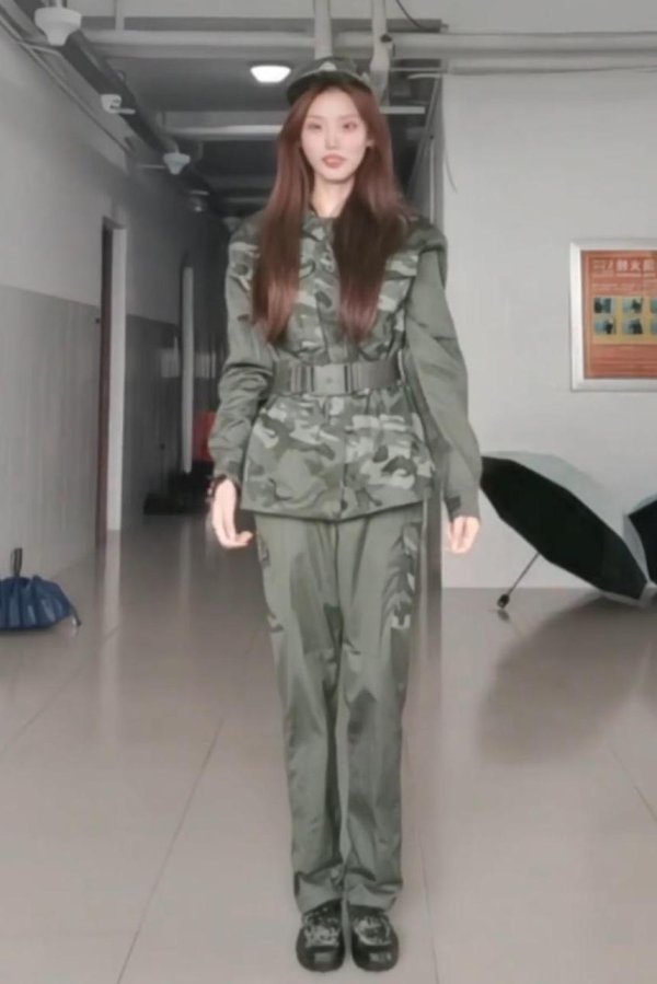 前十证券公司 “百万票选”军训服买家秀来了！多名学生晒图“好看 爱穿”